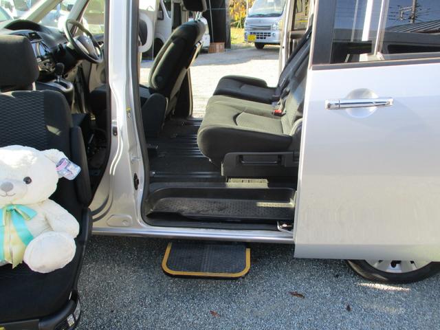 セレナ アンシャンテ 助手席スライドアップシート 車いすリフター 福祉車両(13枚目)