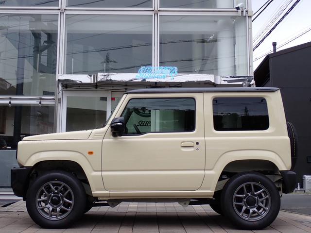 ジムニー ＸＣ　届出済未使用車　シフォンアイボリーメタリックブラックルーフ　セーフティサポート　クルーズコントロール　コーナーセンサー　シートヒーター　ＬＥＤヘッドライト　アイドリングストップ　ターボ　スマートキー（5枚目）