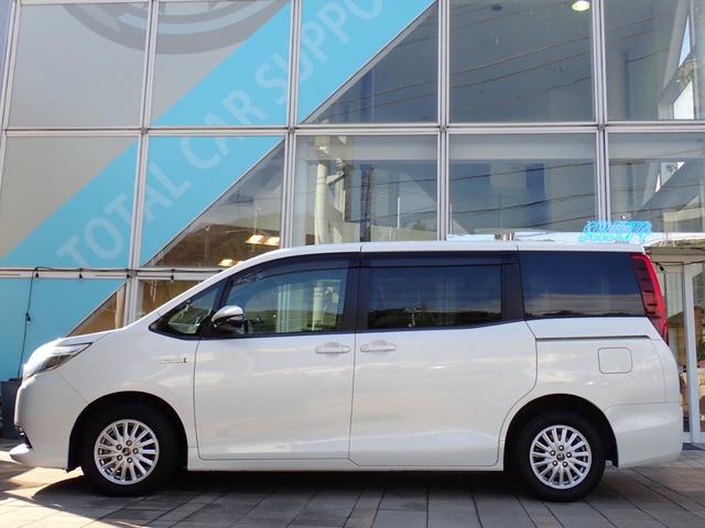 ノア ハイブリッドＧ　両側パワースライドドア　社外ナビ　ＴＶ　バックモニター　ＥＴＣ　クルーズコントロール　置くだけ充電　シートヒーター　スマートエントリー　ｂＢｌｕｅｔｏｏｔｈ　ＬＥＤヘッドライト　ステアリングスイッチ（5枚目）