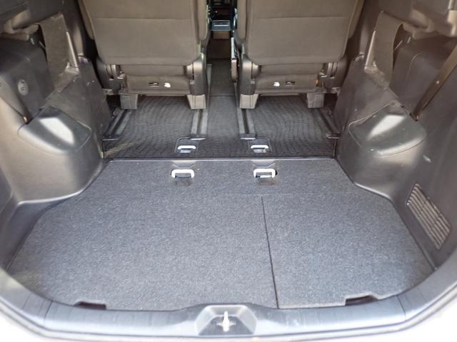 ノア ハイブリッドＧ　両側パワースライドドア　社外ナビ　ＴＶ　バックモニター　ＥＴＣ　クルーズコントロール　置くだけ充電　シートヒーター　スマートエントリー　ｂＢｌｕｅｔｏｏｔｈ　ＬＥＤヘッドライト　ステアリングスイッチ（18枚目）