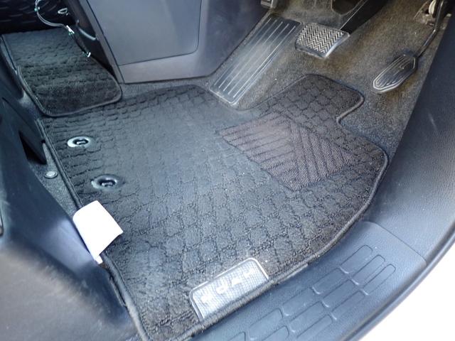 ノア ハイブリッドＧ　両側パワースライドドア　社外ナビ　ＴＶ　バックモニター　ＥＴＣ　クルーズコントロール　置くだけ充電　シートヒーター　スマートエントリー　ｂＢｌｕｅｔｏｏｔｈ　ＬＥＤヘッドライト　ステアリングスイッチ（36枚目）