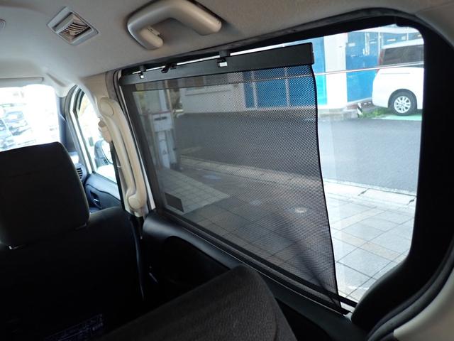 ノア ハイブリッドＧ　両側パワースライドドア　社外ナビ　ＴＶ　バックモニター　ＥＴＣ　クルーズコントロール　置くだけ充電　シートヒーター　スマートエントリー　ｂＢｌｕｅｔｏｏｔｈ　ＬＥＤヘッドライト　ステアリングスイッチ（52枚目）