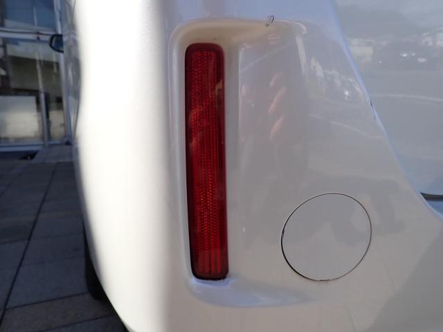 ノア ハイブリッドＧ　両側パワースライドドア　社外ナビ　ＴＶ　バックモニター　ＥＴＣ　クルーズコントロール　置くだけ充電　シートヒーター　スマートエントリー　ｂＢｌｕｅｔｏｏｔｈ　ＬＥＤヘッドライト　ステアリングスイッチ（59枚目）