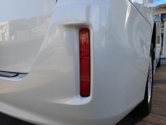 ノア ハイブリッドＧ　両側パワースライドドア　社外ナビ　ＴＶ　バックモニター　ＥＴＣ　クルーズコントロール　置くだけ充電　シートヒーター　スマートエントリー　ｂＢｌｕｅｔｏｏｔｈ　ＬＥＤヘッドライト　ステアリングスイッチ（60枚目）