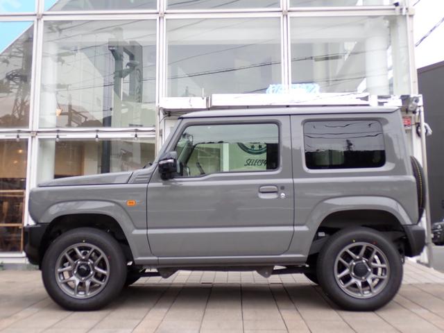 ジムニー ＸＣ　届出済未使用車　セーフティサポート　クルーズコントロール　コーナーセンサー　誤発進抑制　車線逸脱警報　シートヒーター　ＬＥＤヘッドライト　オートライト　アイドリングストップ　ターボ　スマートキー２本（5枚目）
