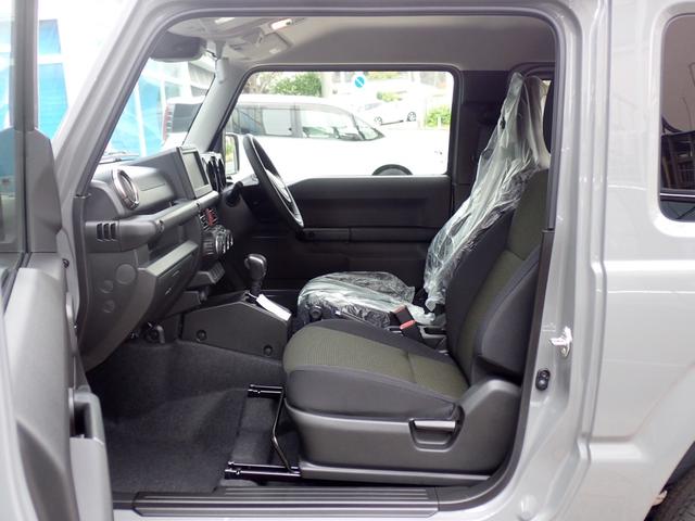 ジムニー ＸＣ　届出済未使用車　セーフティサポート　クルーズコントロール　コーナーセンサー　誤発進抑制　車線逸脱警報　シートヒーター　ＬＥＤヘッドライト　オートライト　アイドリングストップ　ターボ　スマートキー２本（13枚目）