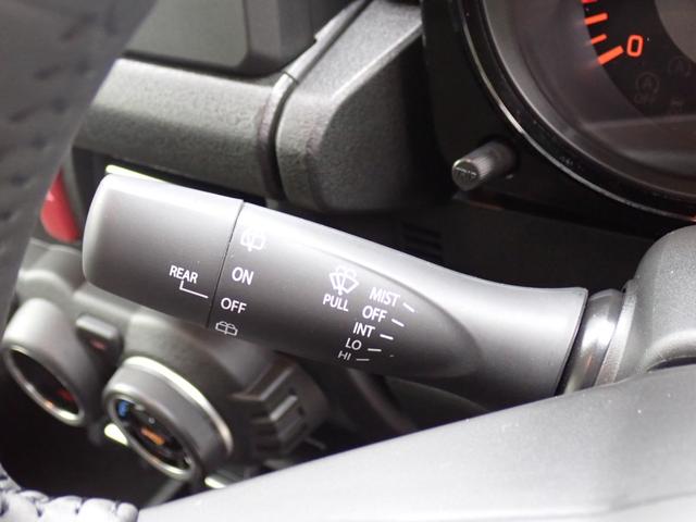 ジムニー ＸＣ　届出済未使用車　セーフティサポート　クルーズコントロール　コーナーセンサー　誤発進抑制　車線逸脱警報　シートヒーター　ＬＥＤヘッドライト　オートライト　アイドリングストップ　ターボ　スマートキー２本（32枚目）