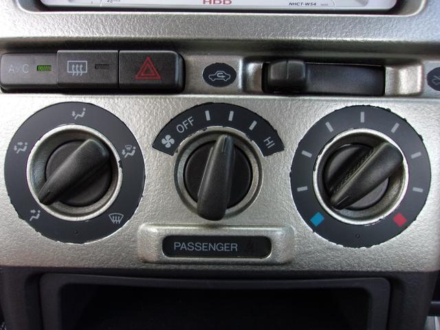 ｂＢ Ｚ　Ｘバージョン　走行４２０００キロ　純正ナビ　ＣＤ　ＥＴＣ　革巻ステアリング　フォグランプ　電動格納ミラー　プライバシーガラス　ベンチシート　純正１５インチＡＷ　キーレス（12枚目）