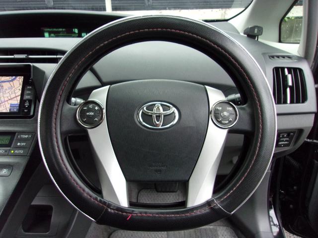 プリウス Sツーリングセレクション プッシュスタート 社外ナビ・TV バックカメラ ETC Bluetooth ステアリングスイッチ LEDオートライト 皮調シートカバー ローダウン 純正17インチAW スマートキー 車検令和8年3月(7枚目)