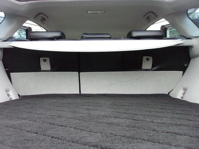 プリウス Sツーリングセレクション プッシュスタート 社外ナビ・TV バックカメラ ETC Bluetooth ステアリングスイッチ LEDオートライト 皮調シートカバー ローダウン 純正17インチAW スマートキー 車検令和8年3月(24枚目)