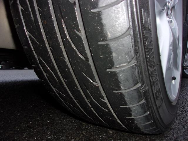 プリウス Sツーリングセレクション プッシュスタート 社外ナビ・TV バックカメラ ETC Bluetooth ステアリングスイッチ LEDオートライト 皮調シートカバー ローダウン 純正17インチAW スマートキー 車検令和8年3月(38枚目)