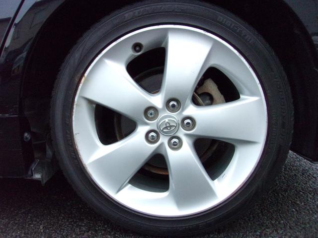 プリウス Sツーリングセレクション プッシュスタート 社外ナビ・TV バックカメラ ETC Bluetooth ステアリングスイッチ LEDオートライト 皮調シートカバー ローダウン 純正17インチAW スマートキー 車検令和8年3月(40枚目)