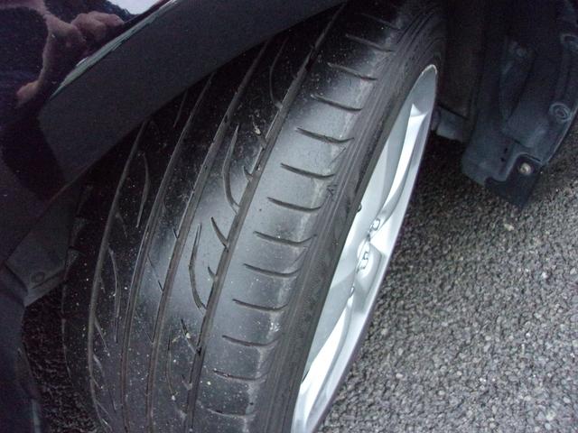 プリウス Sツーリングセレクション プッシュスタート 社外ナビ・TV バックカメラ ETC Bluetooth ステアリングスイッチ LEDオートライト 皮調シートカバー ローダウン 純正17インチAW スマートキー 車検令和8年3月(41枚目)