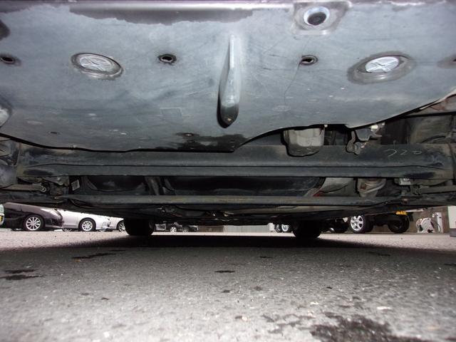 プリウス Sツーリングセレクション プッシュスタート 社外ナビ・TV バックカメラ ETC Bluetooth ステアリングスイッチ LEDオートライト 皮調シートカバー ローダウン 純正17インチAW スマートキー 車検令和8年3月(43枚目)