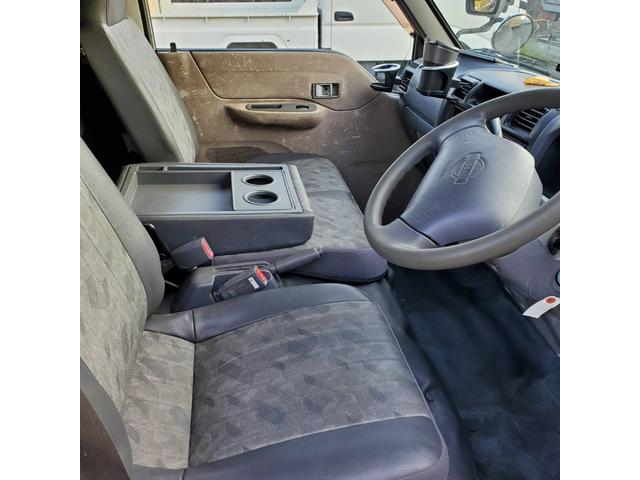 バネットトラック キッチンカー 3槽シンク、換気扇、外部電源口、販売口サッシ、リアドア(15枚目)