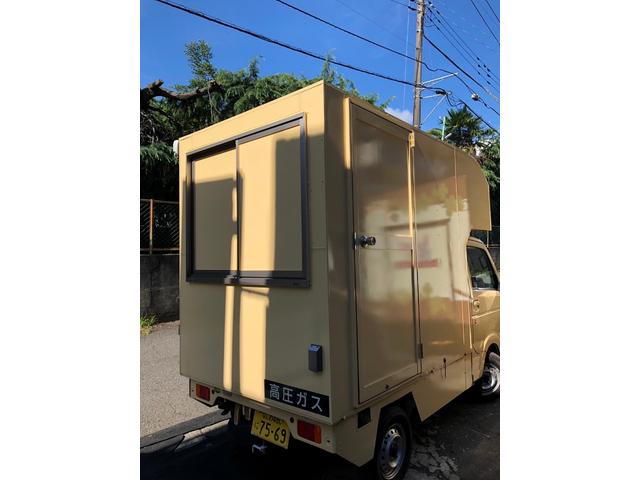 キャリイトラック キッチンカー　冷蔵庫、２槽シンク、給排水タンク８０Ｌｘ２、換気扇、販売口２箇所、網戸付き、上部換気口、外部電源口ＦＩＡＭＭＡサイドオーニング（14枚目）