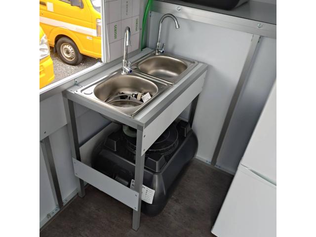 キャリイトラック キッチンカー 脱着式キッチンBOX(工具不要)冷凍冷蔵庫・2槽シンク・給排水タンク各100L・外部電源口・跳ね上げ式ハッチ・換気扇・折り畳みカウンター ・照明☆道路交通法上の荷物の高さ制限OK(2.5m以下)(12枚目)