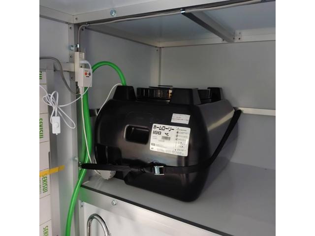 キャリイトラック キッチンカー 脱着式キッチンBOX(工具不要)冷凍冷蔵庫・2槽シンク・給排水タンク各100L・外部電源口・跳ね上げ式ハッチ・換気扇・折り畳みカウンター ・照明☆道路交通法上の荷物の高さ制限OK(2.5m以下)(17枚目)