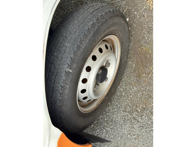 キャリイトラック キッチンカー ・外部電源口・2槽シンク(給排水タンク各100L)・換気扇☆R8年2月まで予備検査(軽貨物4ナンバー)付きなので直ぐ登録して乗り出せます。(25枚目)