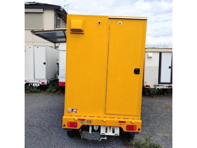 キャリイトラック キッチンカー　・ＥＴＣ・冷凍冷蔵庫・２槽シンク（給排水工事済み）・給・排水タンク１００Ｌｘ２ヶ・左側跳ね上げ販売口、カウンター付・換気扇（4枚目）