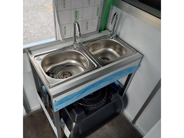 キャリイトラック キッチンカー　・ＥＴＣ・冷凍冷蔵庫・２槽シンク（給排水工事済み）・給・排水タンク１００Ｌｘ２ヶ・左側跳ね上げ販売口、カウンター付・換気扇（6枚目）