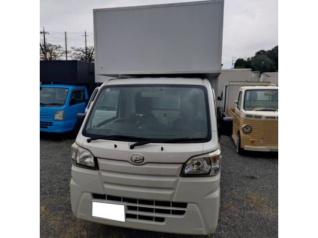 ハイゼットトラック キッチンカー　☆作業台ｘ２　☆３槽シンク☆２００Ｌ給排水タンク☆外部電源☆☆換気扇☆庫内灯☆バックモニター☆ＥＴＣ☆登録は軽ではなく「普通車」（6枚目）