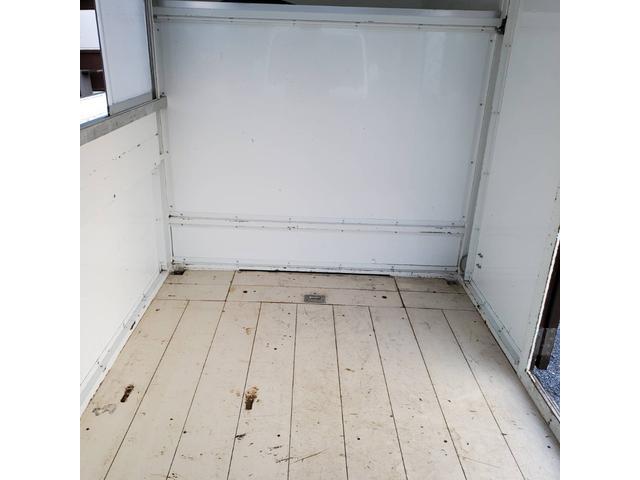 キャリイトラック キッチンカー 換気扇、外部電源口、販売口左跳ね上げ、移動販売、ケータリングカーとしても♪(13枚目)