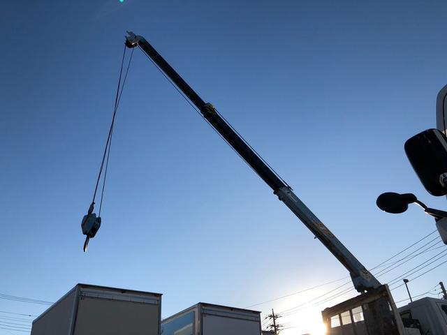 タイタントラック ２．０ｔ　タダノ３段クレーン　３ペダル　ＴＡＤＡＮＯ　ＴＭ－Ｚ２２３　２．０２ｔ　３段クレーン　（ＴＭ－Ｚ２２３）　荷台寸法　幅１６００×長さ２３３０ｍｍ（27枚目）