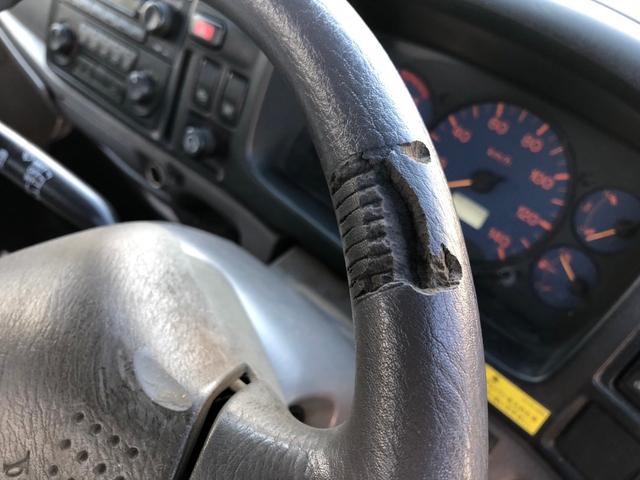 タイタントラック ２．０ｔ　タダノ３段クレーン　３ペダル　ＴＡＤＡＮＯ　ＴＭ－Ｚ２２３　２．０２ｔ　３段クレーン　（ＴＭ－Ｚ２２３）　荷台寸法　幅１６００×長さ２３３０ｍｍ（38枚目）