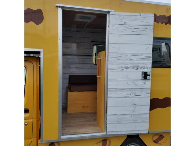 キャリイトラック キャンピングカー、加工車８ナンバー普通車登録　ミニキッチン、エアコン、ベットキット、ポータブルナビ、バックカメラ（8枚目）