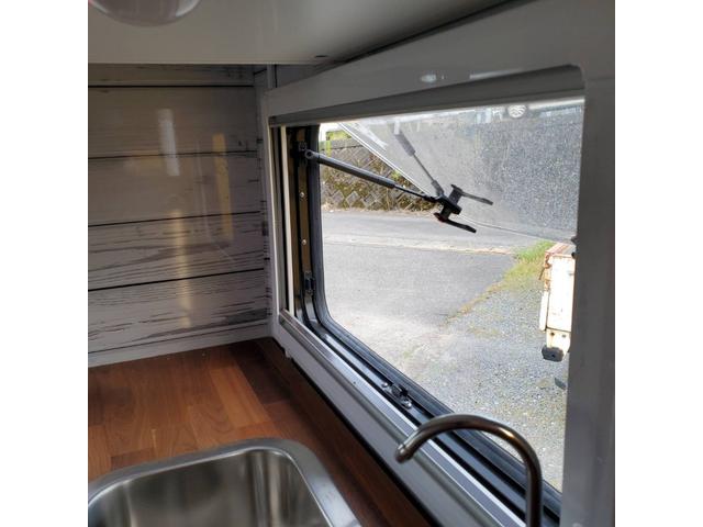 キャリイトラック キャンピングカー、加工車８ナンバー普通車登録　ミニキッチン、エアコン、ベットキット、ポータブルナビ、バックカメラ（14枚目）