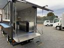 アトラストラック キッチンカー 冷蔵庫*2☆給排水水タンク各200L☆2槽シンク☆手洗いシンク☆作業台☆壁付平棚☆換気扇 ★バックモニター☆跳ね上げ式ハッチ・折畳みカウンターテーブル☆100V外部電源口☆照明 中古車画像_4