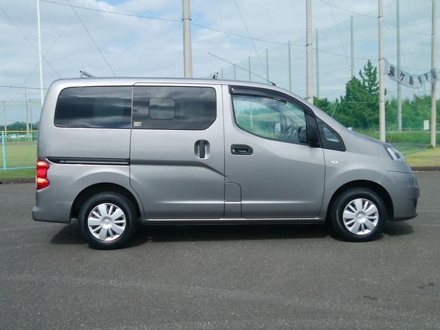 ＮＶ２００バネットバン ＧＸ　エマージェンシーブレーキ　ワンオーナー　記録簿　取説　ディーラー整備　純正ナビ　地デジ（走行中視聴可能）Ｂｌｕｅｔｏｏｔｈ　２．０ＥＴＣ　ドラレコ　レーンアシスト　オートライト　キーレス　スペア（7枚目）