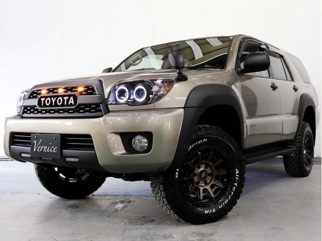 ハイラックスサーフ SSR-X Vセレクション 後期モデル 新品社外アルミホイール 新品BFグッドリッチATタイヤ 新品イカリング付ヘッドライト テールランプブラックアウト 新品LED付USトヨタタコマ仕様グリル マットブラック塗り分け(3枚目)