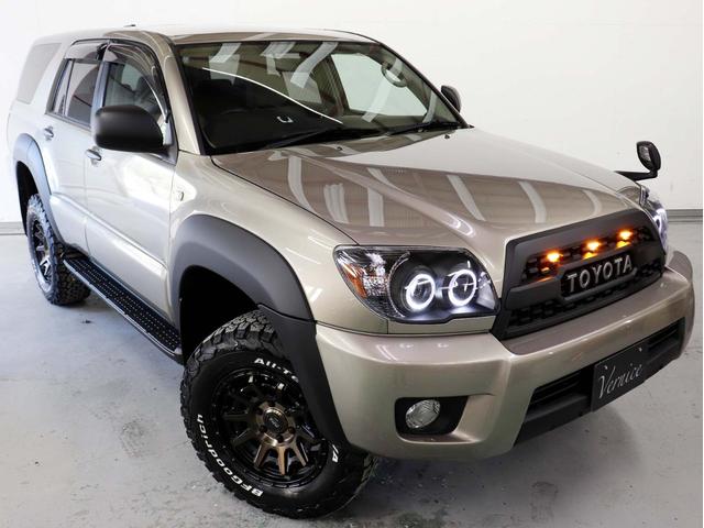 ハイラックスサーフ SSR-X Vセレクション 後期モデル 新品社外アルミホイール 新品BFグッドリッチATタイヤ 新品イカリング付ヘッドライト テールランプブラックアウト 新品LED付USトヨタタコマ仕様グリル マットブラック塗り分け(4枚目)