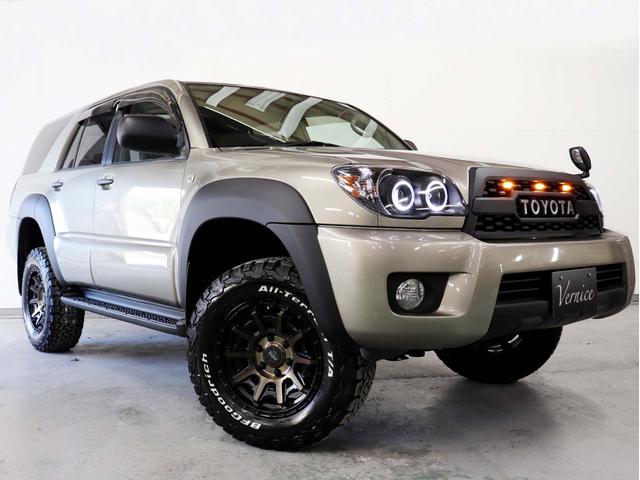 ハイラックスサーフ SSR-X Vセレクション 後期モデル 新品社外アルミホイール 新品BFグッドリッチATタイヤ 新品イカリング付ヘッドライト テールランプブラックアウト 新品LED付USトヨタタコマ仕様グリル マットブラック塗り分け(5枚目)