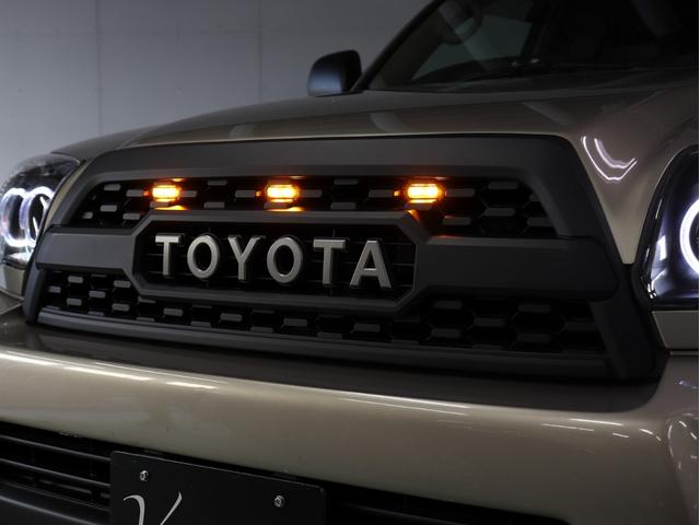 ハイラックスサーフ SSR-X Vセレクション 後期モデル 新品社外アルミホイール 新品BFグッドリッチATタイヤ 新品イカリング付ヘッドライト テールランプブラックアウト 新品LED付USトヨタタコマ仕様グリル マットブラック塗り分け(13枚目)