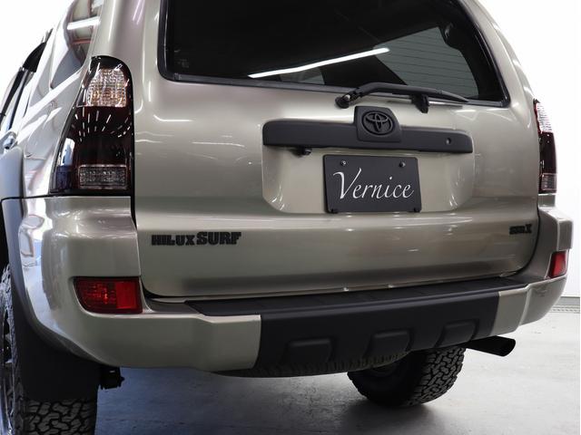 ハイラックスサーフ SSR-X Vセレクション 後期モデル 新品社外アルミホイール 新品BFグッドリッチATタイヤ 新品イカリング付ヘッドライト テールランプブラックアウト 新品LED付USトヨタタコマ仕様グリル マットブラック塗り分け(20枚目)