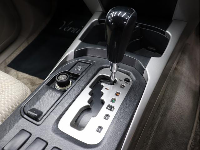 ハイラックスサーフ SSR-X Vセレクション 後期モデル 新品社外アルミホイール 新品BFグッドリッチATタイヤ 新品イカリング付ヘッドライト テールランプブラックアウト 新品LED付USトヨタタコマ仕様グリル マットブラック塗り分け(25枚目)