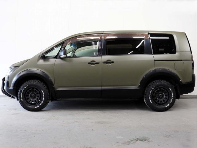 デリカD:5 G プレミアム 4WD 両側電動ドア&バックドア HDナビ FSRカメラ ETC スマートキー 新品社外AW 新品BFGタイヤ 新品ブルバー新品オバフェン新品リアラダー ファイバーLEDカスタムライト テールブラック(9枚目)