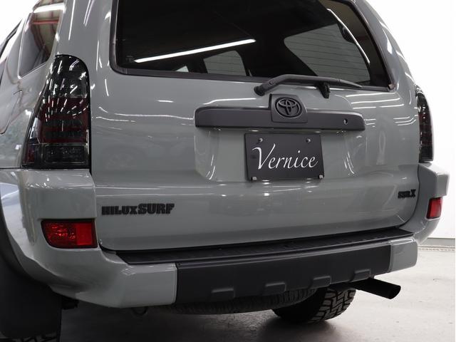 ハイラックスサーフ SSR-X アメリカンバージョン 4WD 新品社外アルミホイール 新品TOYOオープンカントリーR/Tタイヤ 新品LED付USトヨタタコマ仕様グリル 新品イカリングヘッドライト テールランプブラックアウト マットブラック塗り分け(17枚目)