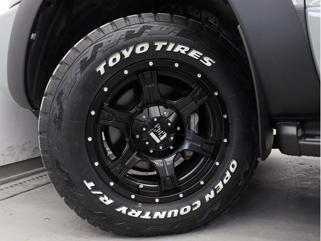 ハイラックスサーフ SSR-X アメリカンバージョン 4WD 新品社外アルミホイール 新品TOYOオープンカントリーR/Tタイヤ 新品LED付USトヨタタコマ仕様グリル 新品イカリングヘッドライト テールランプブラックアウト マットブラック塗り分け(18枚目)