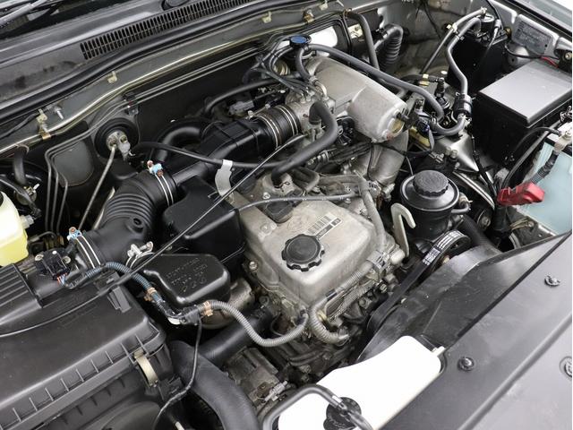 ハイラックスサーフ SSR-X アメリカンバージョン 4WD 新品社外アルミホイール 新品TOYOオープンカントリーR/Tタイヤ 新品LED付USトヨタタコマ仕様グリル 新品イカリングヘッドライト テールランプブラックアウト マットブラック塗り分け(34枚目)