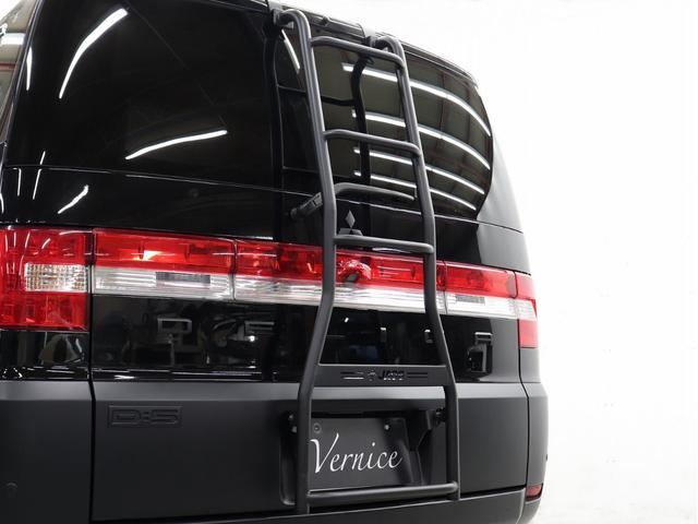 デリカＤ：５ Ｃ２　Ｇ　ナビパッケージ　電動スライドドア　スマートキー　新品社外ＡＷ　新品ＢＦグッドリッチＡＴタイヤ　新品フロントブルバー　新品オーバーフェンダー　新品リアラダー　ファイバーＬＥＤイカリング付カスタムヘッドライト（18枚目）