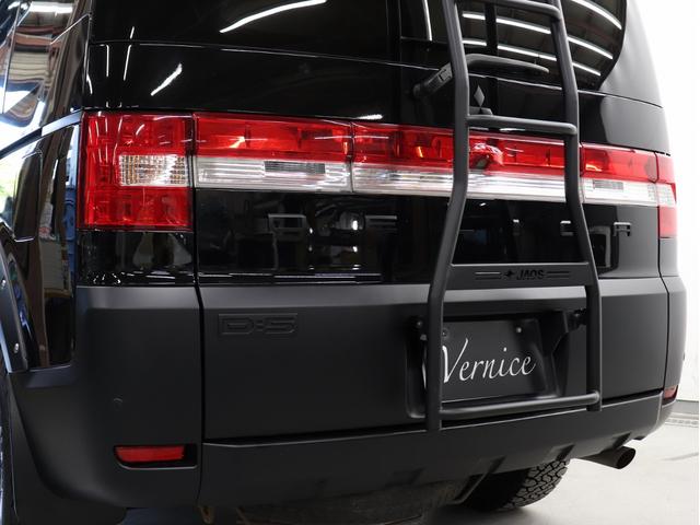 デリカＤ：５ Ｃ２　Ｇ　ナビパッケージ　電動スライドドア　スマートキー　新品社外ＡＷ　新品ＢＦグッドリッチＡＴタイヤ　新品フロントブルバー　新品オーバーフェンダー　新品リアラダー　ファイバーＬＥＤイカリング付カスタムヘッドライト（19枚目）