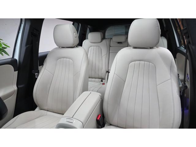 ＧＬＢ ＧＬＢ２００ｄ　４マチック　レザーエクスクルーシブＰ　マキアートベージュ革　パノラマルーフ　３６０°カメラ　シートヒーター　オートトランク　アンビエントライト　純正前後ドラレコ　レーダーセーフティ（4枚目）