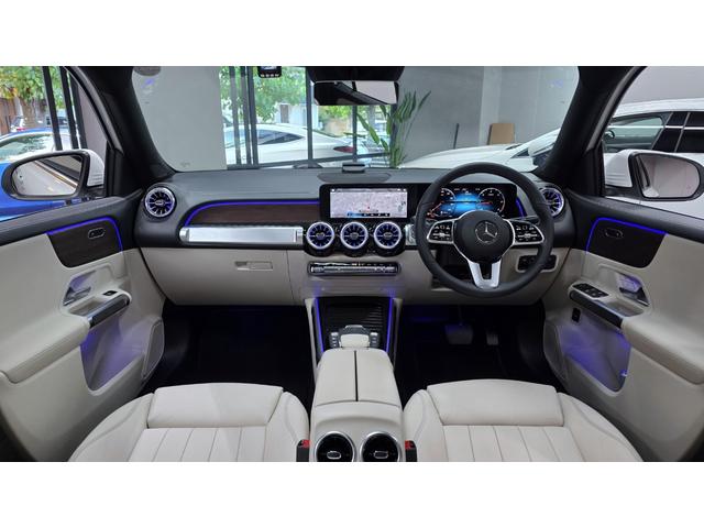 ＧＬＢ ＧＬＢ２００ｄ　４マチック　レザーエクスクルーシブＰ　マキアートベージュ革　パノラマルーフ　３６０°カメラ　シートヒーター　オートトランク　アンビエントライト　純正前後ドラレコ　レーダーセーフティ（8枚目）