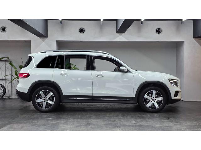 ＧＬＢ ＧＬＢ２００ｄ　４マチック　レザーエクスクルーシブＰ　マキアートベージュ革　パノラマルーフ　３６０°カメラ　シートヒーター　オートトランク　アンビエントライト　純正前後ドラレコ　レーダーセーフティ（17枚目）