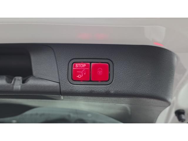 ＧＬＢ ＧＬＢ２００ｄ　４マチック　レザーエクスクルーシブＰ　マキアートベージュ革　パノラマルーフ　３６０°カメラ　シートヒーター　オートトランク　アンビエントライト　純正前後ドラレコ　レーダーセーフティ（39枚目）