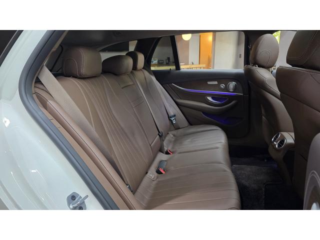 Eクラスステーションワゴン E4504マチックステーションワゴンエクスクルーシブ エクスクルーシブP ナッツブラウン革 パノラマルーフ ブルメスター ヘッドアップディスプレイ 360°カメラ シートベンチレーター シートヒーター パワーシート オートトランク 前後ドラレコ(20枚目)